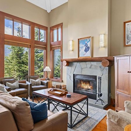 Taluswood The Heights 18 | Mountainside Townhome W/ Ski Access, Hot Tub, Tranquil Views Whistler Luaran gambar