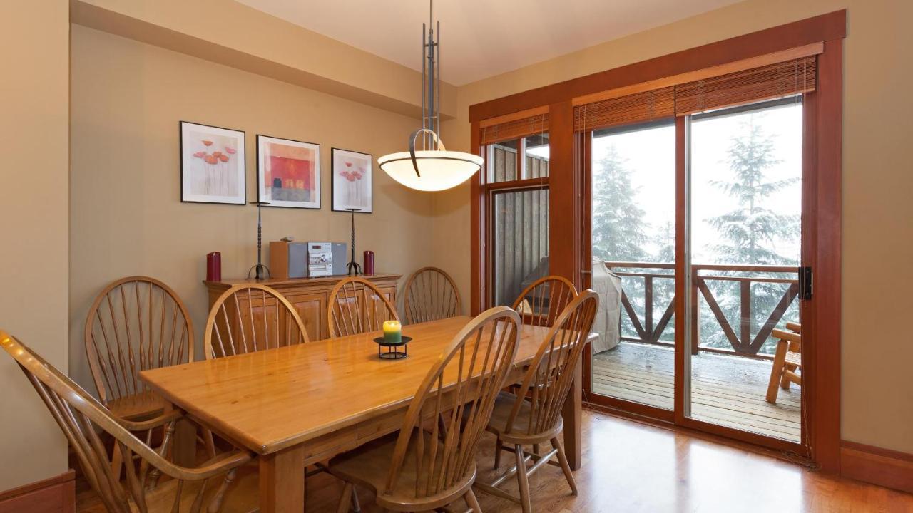 Taluswood The Heights 18 | Mountainside Townhome W/ Ski Access, Hot Tub, Tranquil Views Whistler Luaran gambar