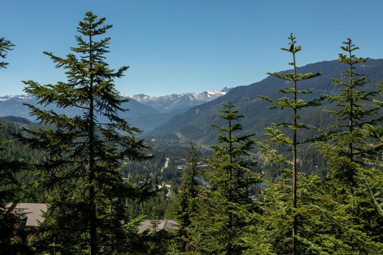 Taluswood The Heights 18 | Mountainside Townhome W/ Ski Access, Hot Tub, Tranquil Views Whistler Luaran gambar