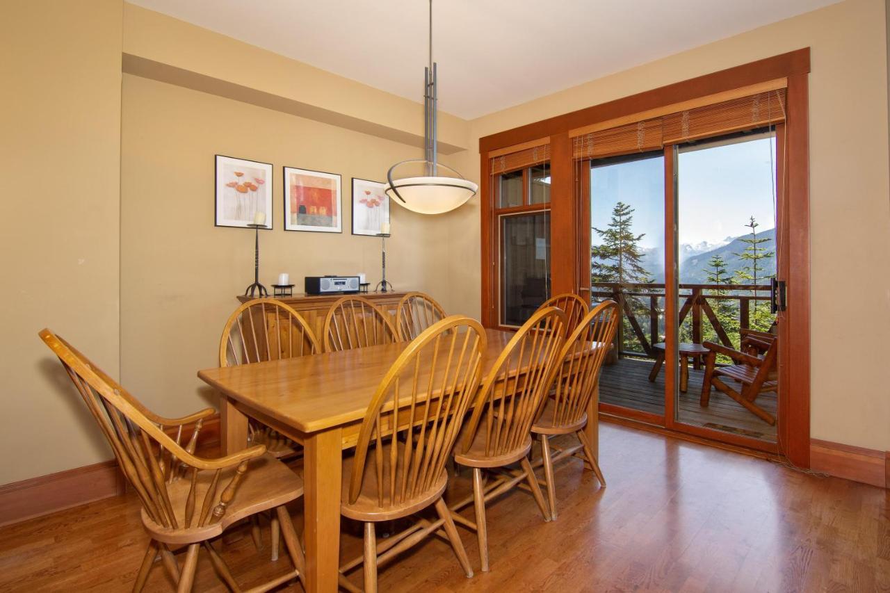 Taluswood The Heights 18 | Mountainside Townhome W/ Ski Access, Hot Tub, Tranquil Views Whistler Luaran gambar