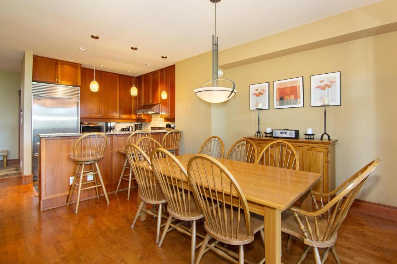 Taluswood The Heights 18 | Mountainside Townhome W/ Ski Access, Hot Tub, Tranquil Views Whistler Luaran gambar