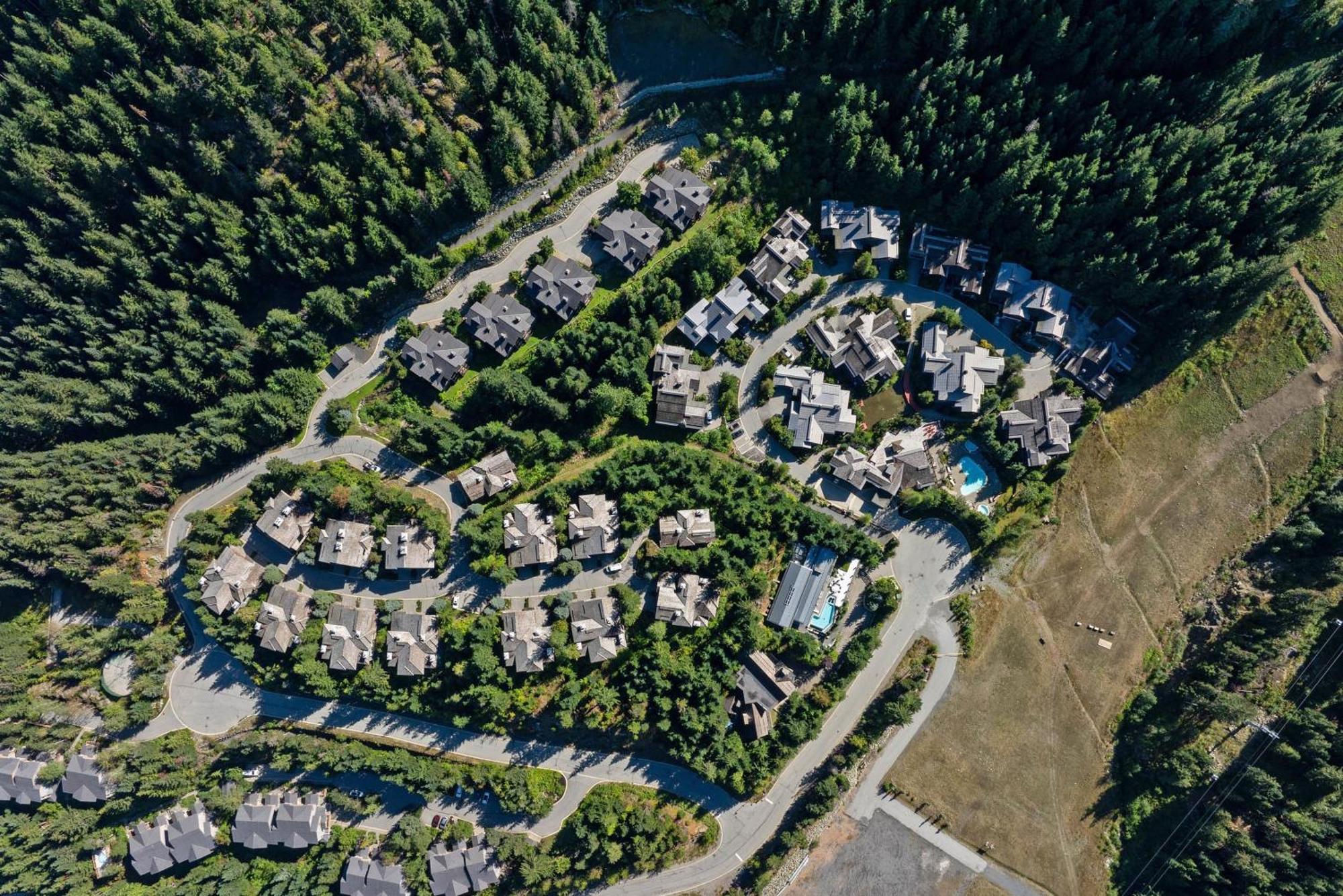 Taluswood The Heights 18 | Mountainside Townhome W/ Ski Access, Hot Tub, Tranquil Views Whistler Luaran gambar