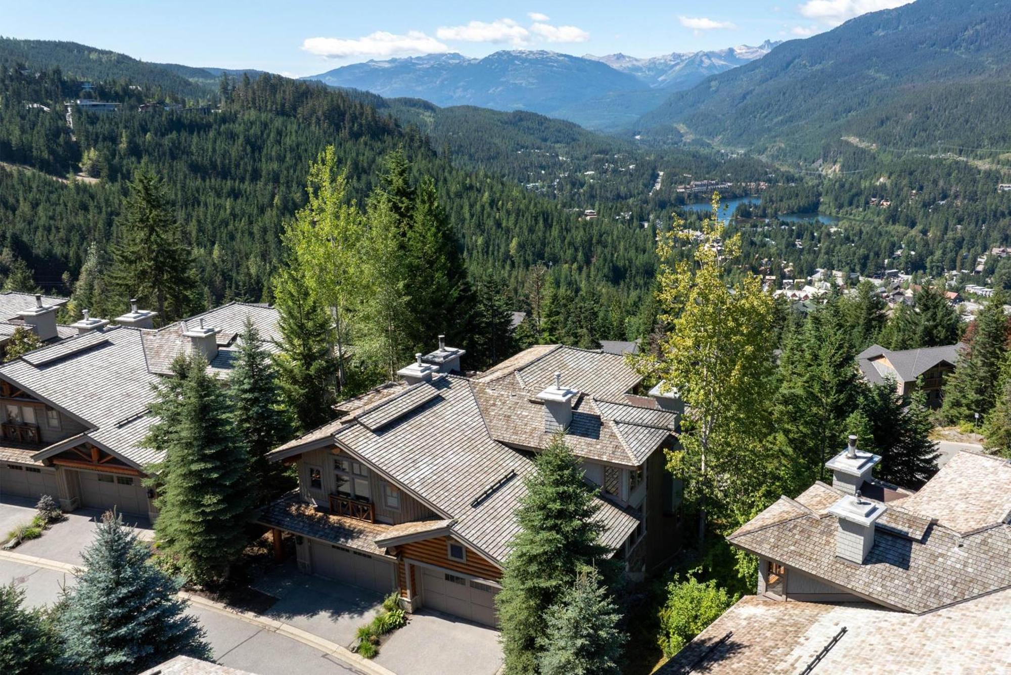Taluswood The Heights 18 | Mountainside Townhome W/ Ski Access, Hot Tub, Tranquil Views Whistler Luaran gambar
