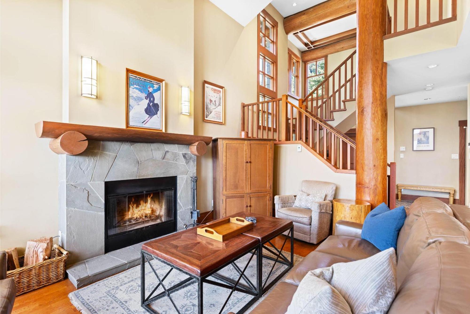 Taluswood The Heights 18 | Mountainside Townhome W/ Ski Access, Hot Tub, Tranquil Views Whistler Luaran gambar