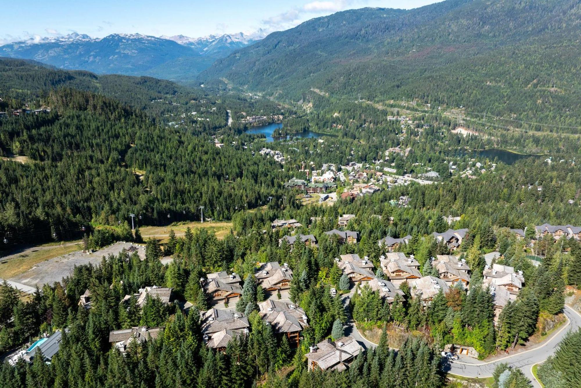 Taluswood The Heights 18 | Mountainside Townhome W/ Ski Access, Hot Tub, Tranquil Views Whistler Luaran gambar